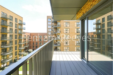Banks Road, London - SE3 view 9