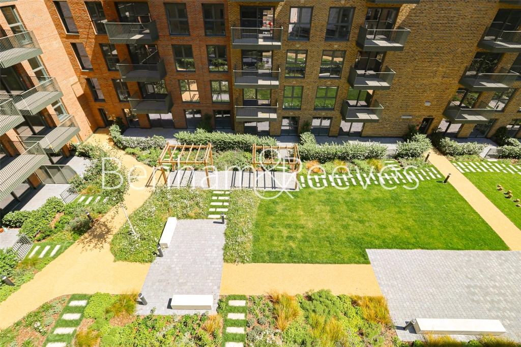 2 bedrooms apartments/flats for sale in Banks Road, London - SE3 view 11