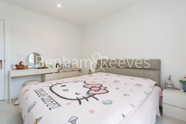 Banks Road, London - SE3 view 18