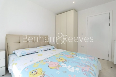 Banks Road, London - SE3 view 20