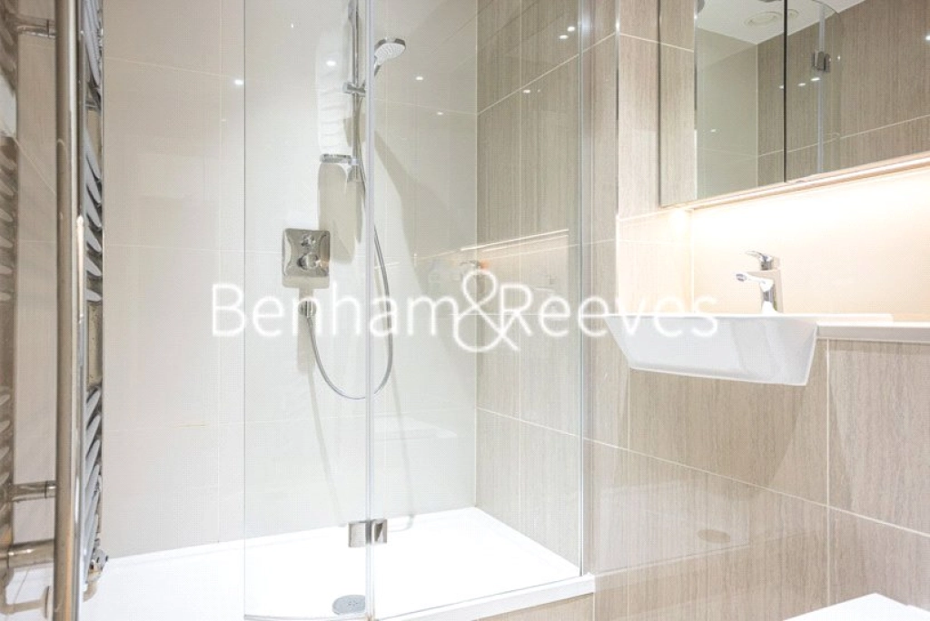 2 bedrooms apartments/flats for sale in New Warren Lane, London - SE18 view 4