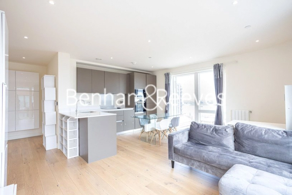 2 bedrooms apartments/flats for sale in New Warren Lane, London - SE18 view 8