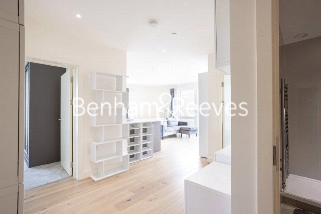 2 bedrooms apartments/flats for sale in New Warren Lane, London - SE18 view 13