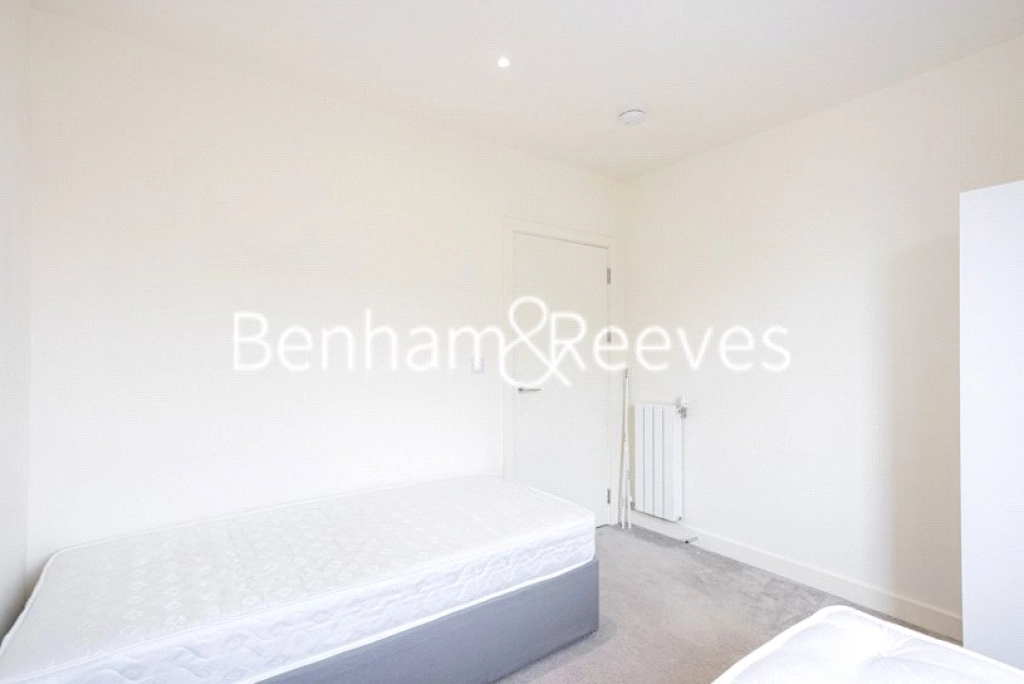 2 bedrooms apartments/flats for sale in New Warren Lane, London - SE18 view 16