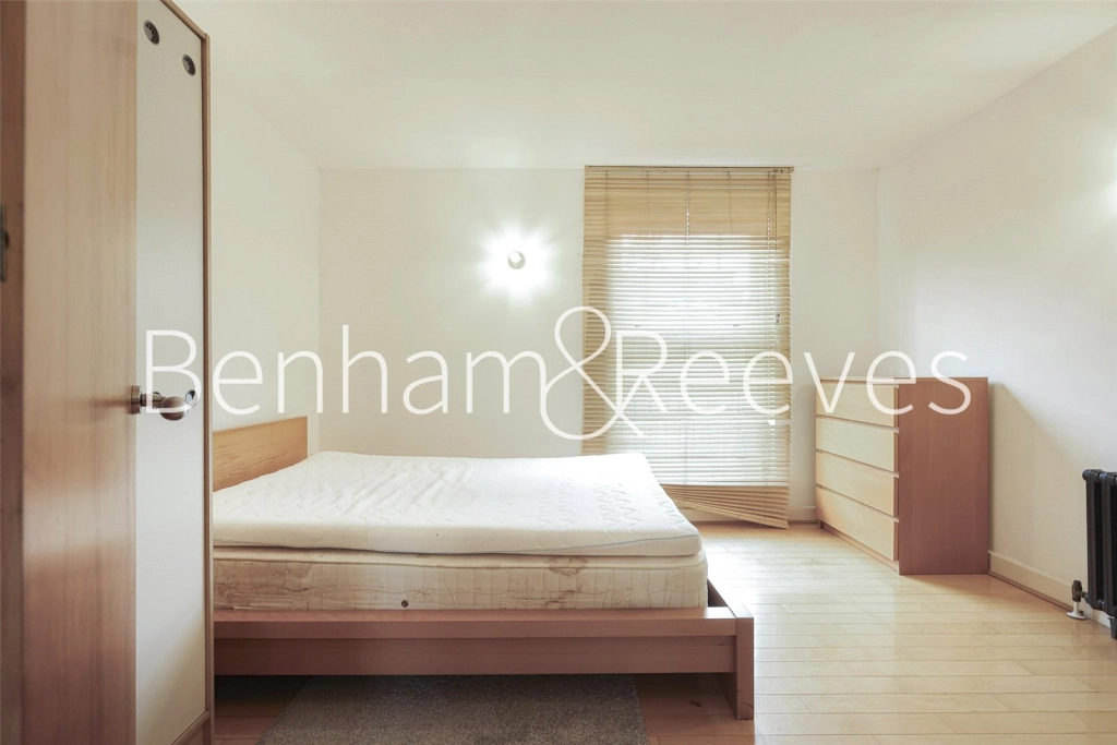 4 bedrooms houses for sale in Hastings Street, London - SE18 view 27