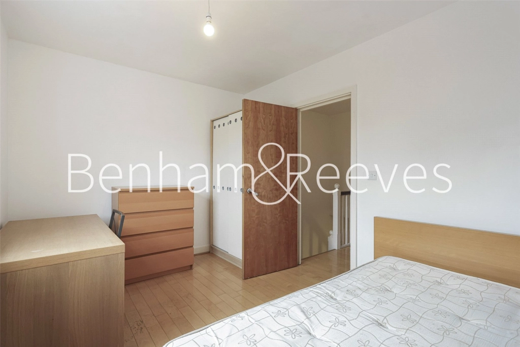 4 bedrooms houses for sale in Hastings Street, London - SE18 view 31