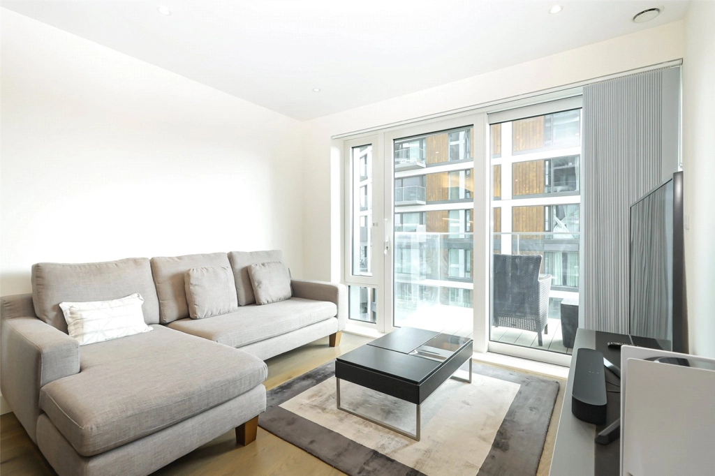 1 bedroom apartments/flats for sale in Duke of Wellington Avenue, Woolwich - SE18 view 2