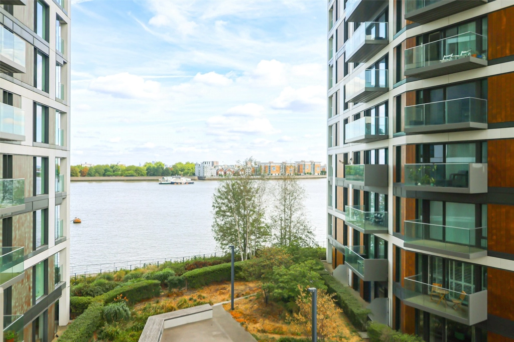 1 bedroom apartments/flats for sale in Duke of Wellington Avenue, Woolwich - SE18 view 15