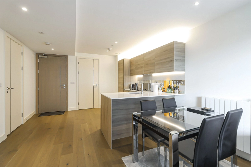 1 bedroom apartments/flats for sale in Duke of Wellington Avenue, Woolwich - SE18 view 11