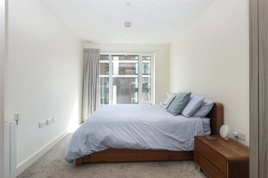 Duke of Wellington Avenue, Woolwich - SE18 view 4