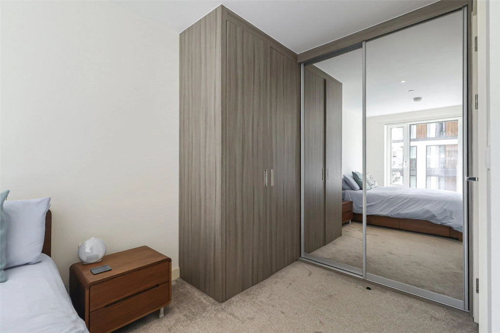 1 bedroom apartments/flats for sale in Duke of Wellington Avenue, Woolwich - SE18 view 14