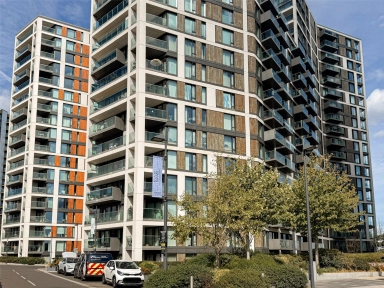 Duke of Wellington Avenue, Woolwich - SE18 view 1