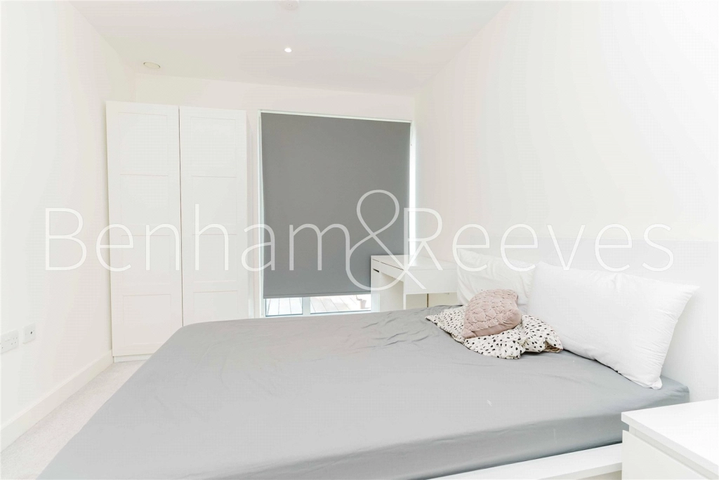 2 bedrooms apartments/flats for sale in Duke of Wellington Avenue, London - SE18 view 4