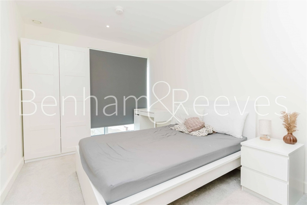 2 bedrooms apartments/flats for sale in Duke of Wellington Avenue, London - SE18 view 5