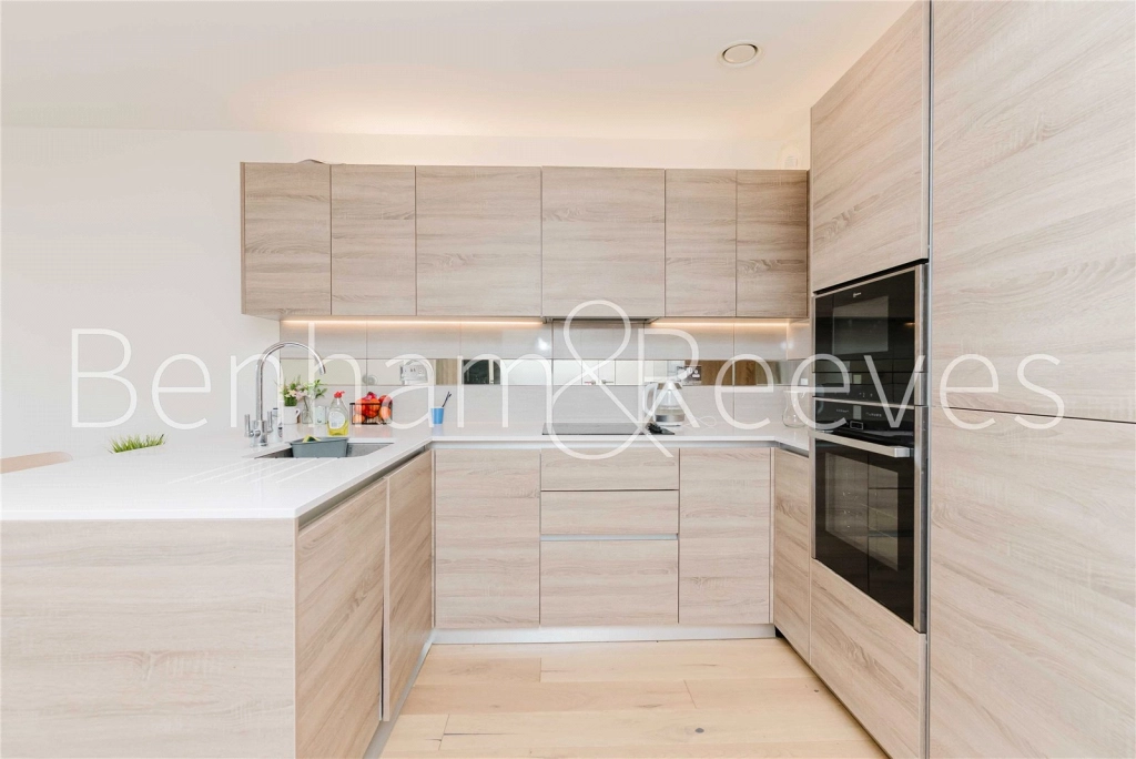 2 bedrooms apartments/flats for sale in Duke of Wellington Avenue, London - SE18 view 11