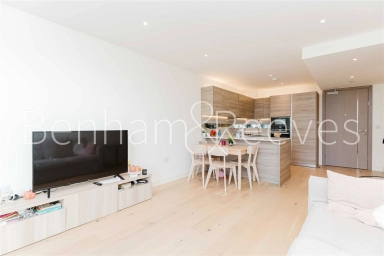 Duke of Wellington Avenue, London - SE18 view 14