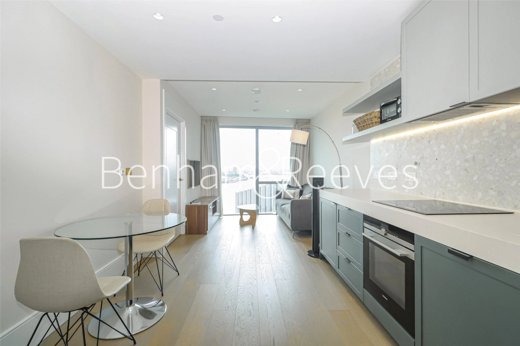 1 bedroom apartments/flats for sale in Cutter Lane, London - SE10 view 2