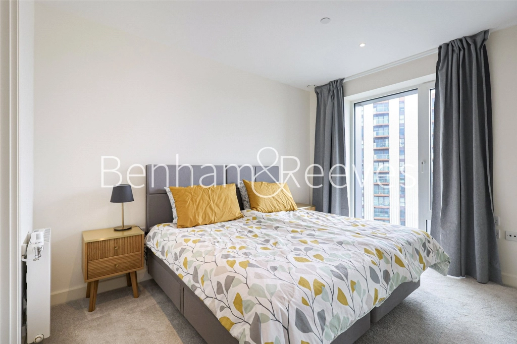 2 bedrooms apartments/flats for sale in Duke of Wellington Avenue, London - SE18 view 3
