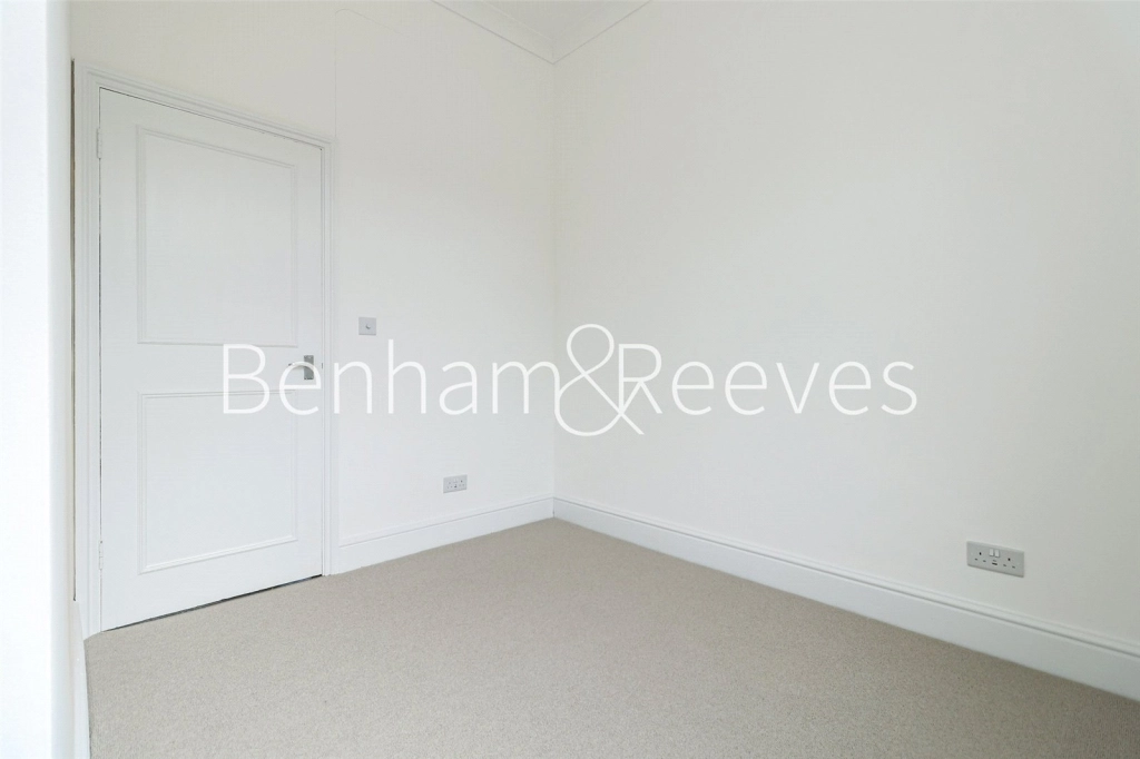 1 bedroom apartments/flats for sale in Connaught Mews, London - SE18 view 13