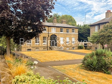 Connaught Mews, London - SE18 view 15