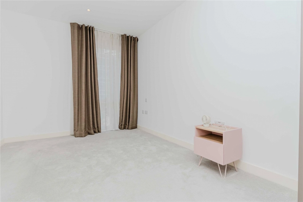 1 bedroom apartments/flats for sale in New Warren Lane, Woolwich - SE18 view 4