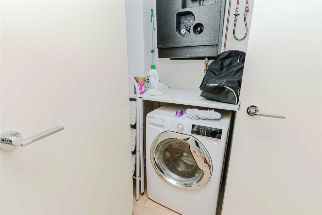1 bedroom apartments/flats for sale in New Warren Lane, Woolwich - SE18 view 15