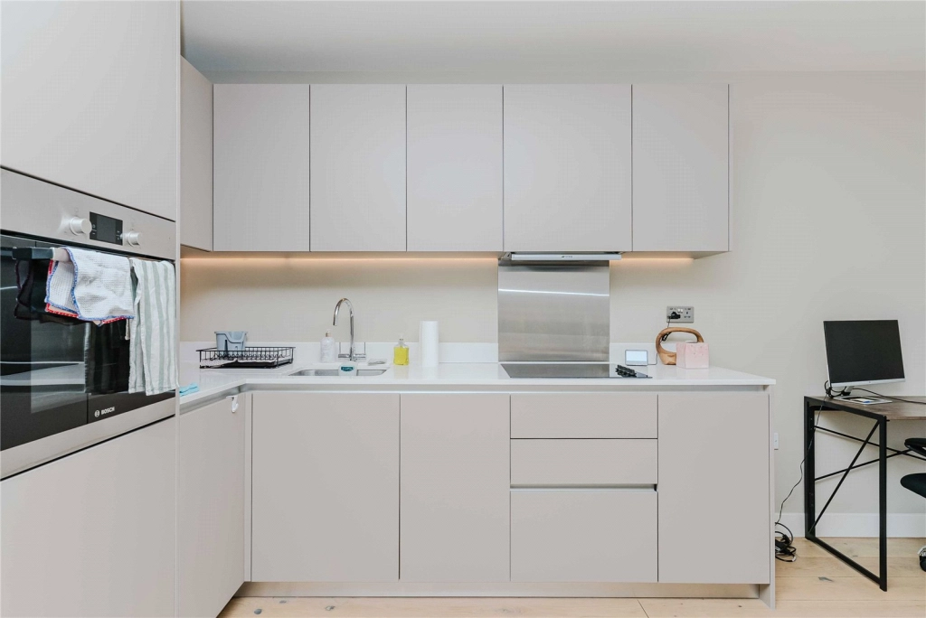 1 bedroom apartments/flats for sale in New Warren Lane, Woolwich - SE18 view 12