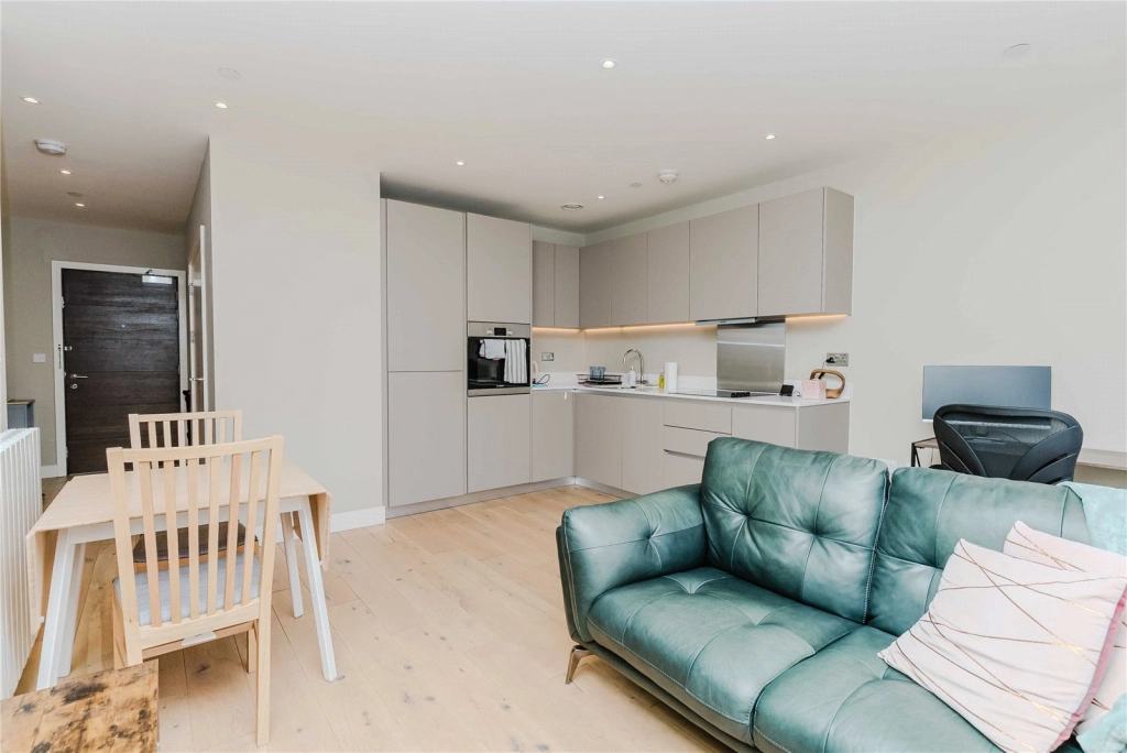 1 bedroom apartments/flats for sale in New Warren Lane, Woolwich - SE18 view 9