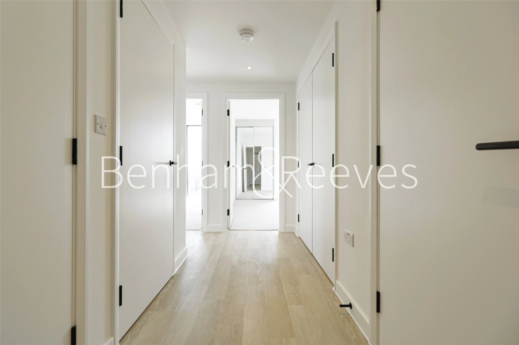 2 bedrooms apartments/flats for sale in West Parkside, London - SE10 view 2