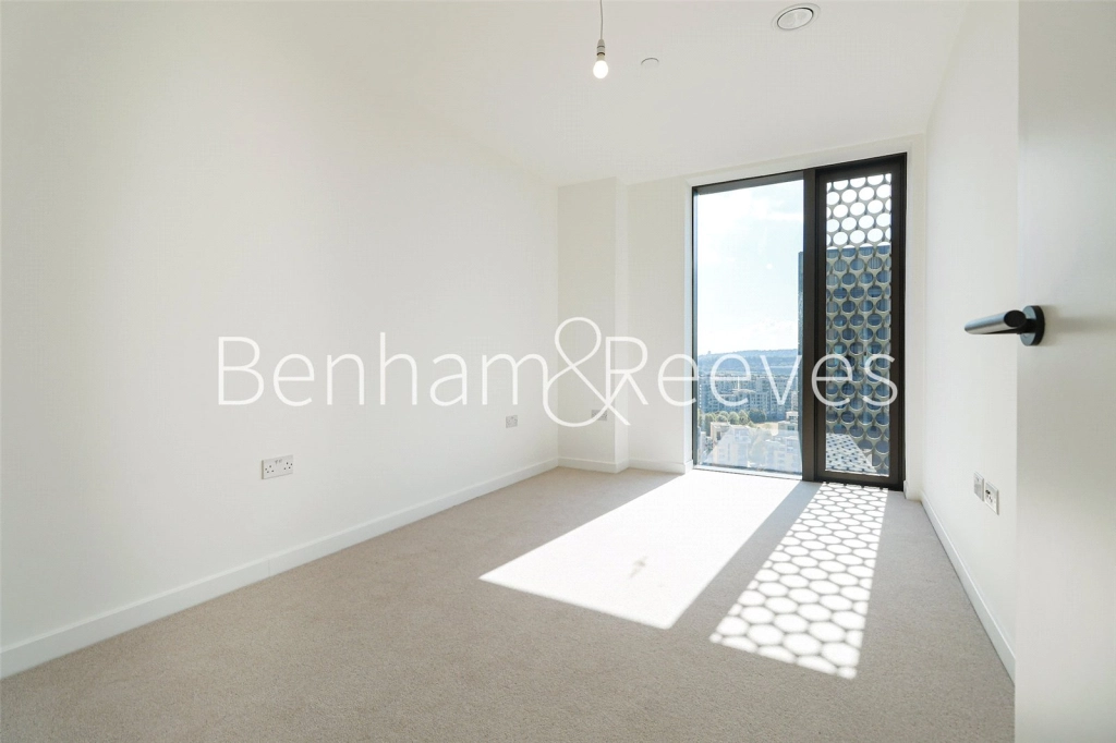 2 bedrooms apartments/flats for sale in West Parkside, London - SE10 view 8