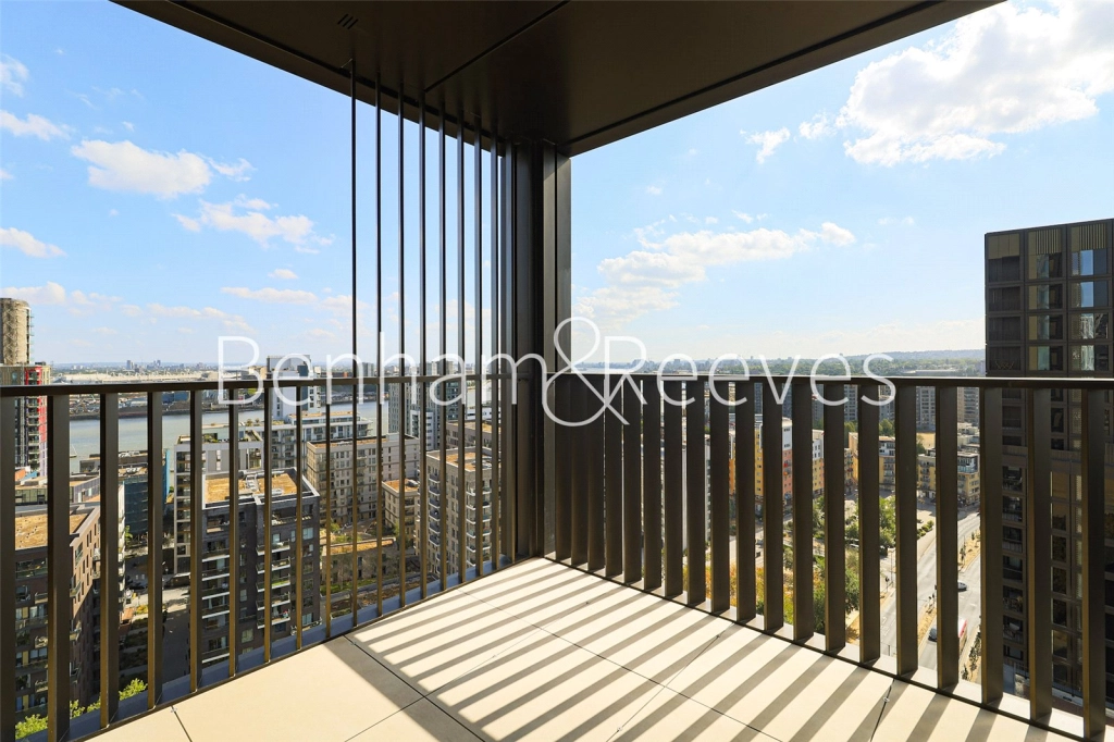 2 bedrooms apartments/flats for sale in West Parkside, London - SE10 view 16