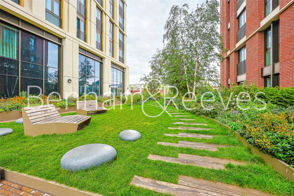 1 bedroom apartments/flats for sale in Affinity View, London - E16 view 4