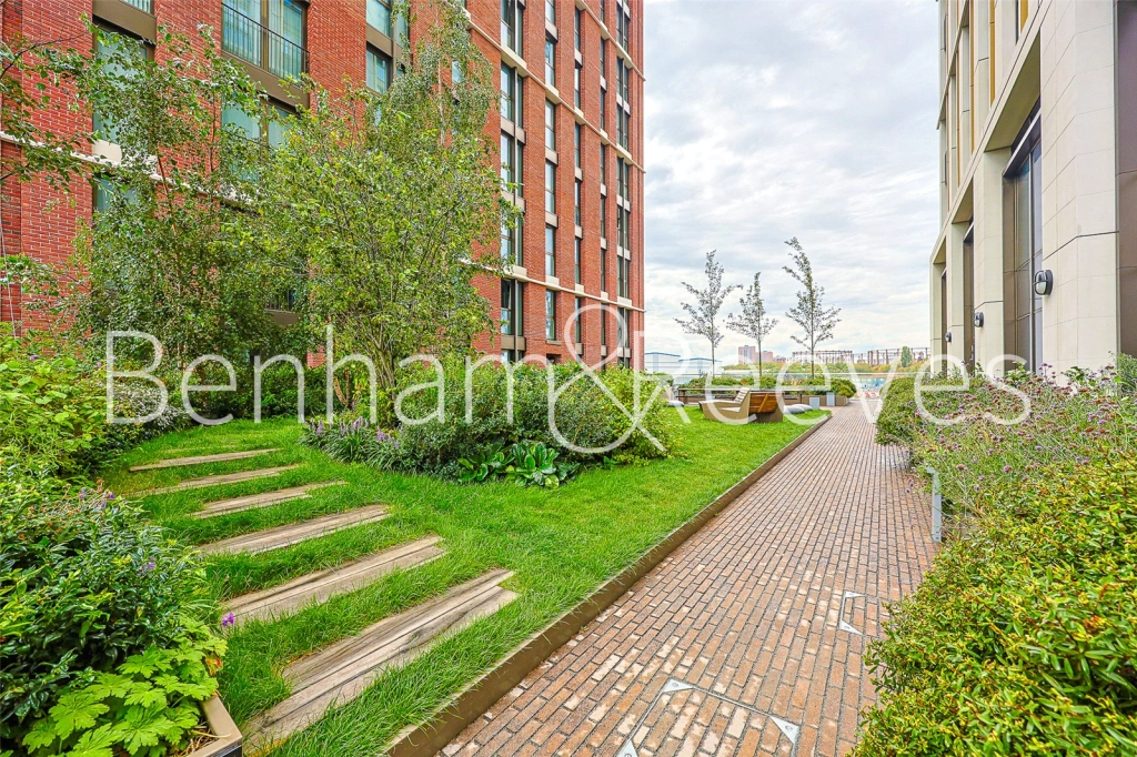 1 bedroom apartments/flats for sale in Affinity View, London - E16 view 5