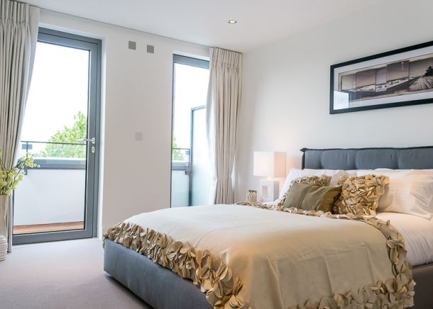 2 bed flat to rent Portobello Square, £550 per week