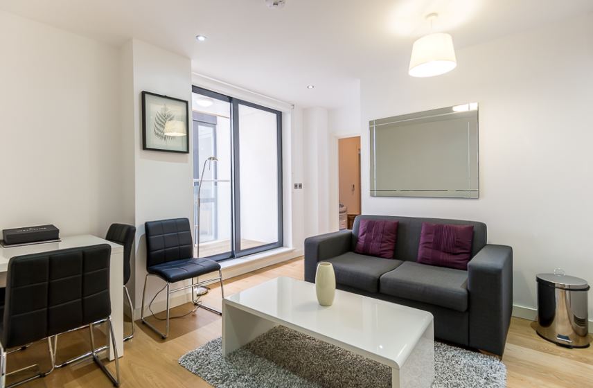 1 bed flat to rent in Aldgate, £450 pw