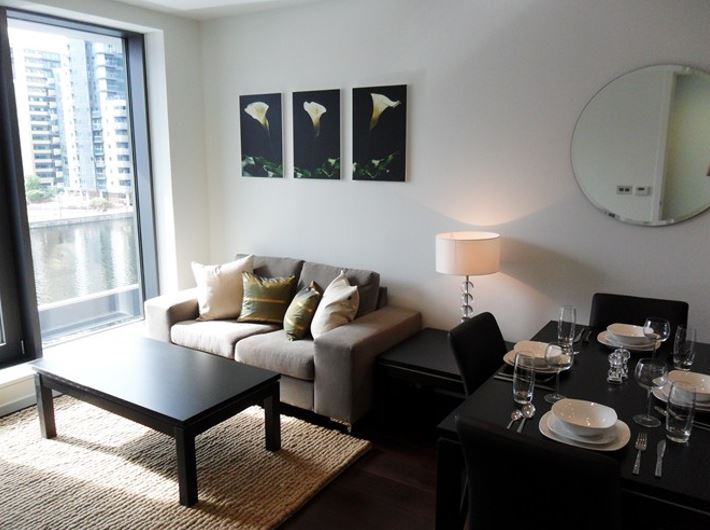 Studio flat to rent in Canary Wharf, £340 pw