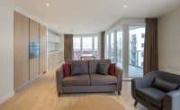 2 bed flat to rent in Kew Bridge West, TW8, £525 per week 