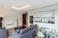 2 bed flat to rent in Kensington, W14 £1,000 per week 