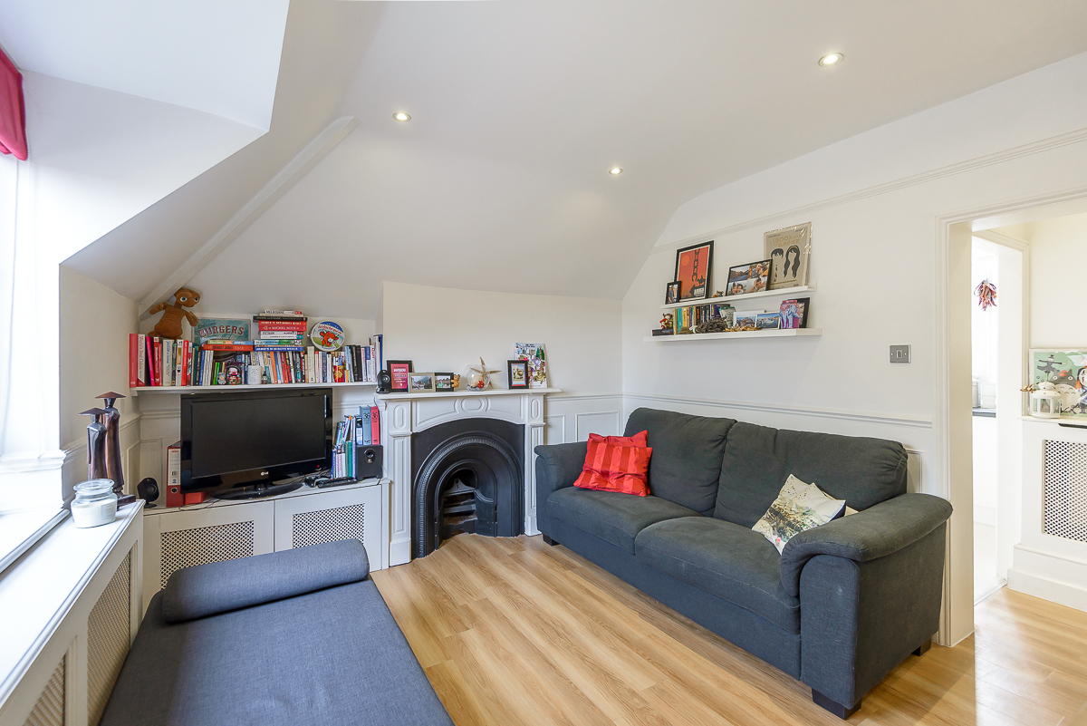 Croftdown Road, NW5 - Reception
