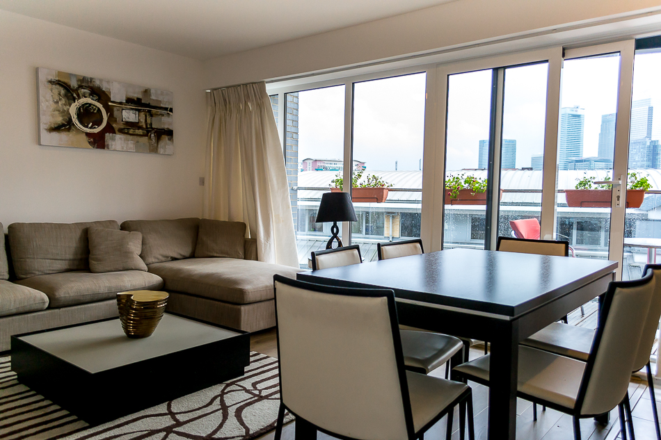 Coutts Court, E14 - Reception