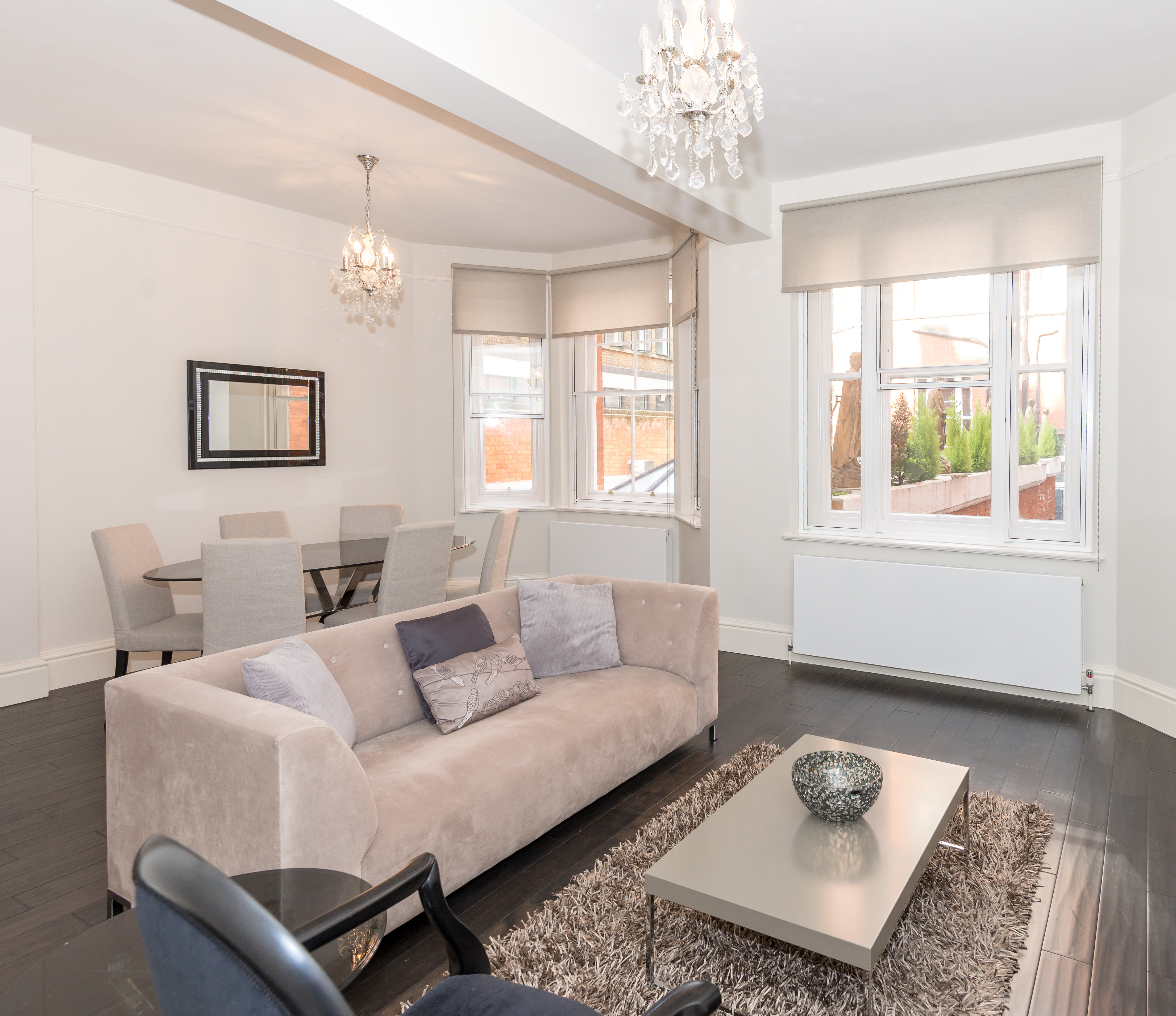3 bdrm flat to rent in Artillery Row, SW1 £1000 per week