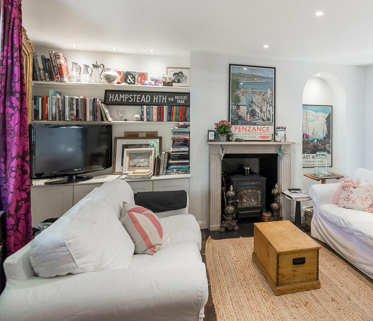 2 bed flat to rent in Elm Row, NW3 £695pw