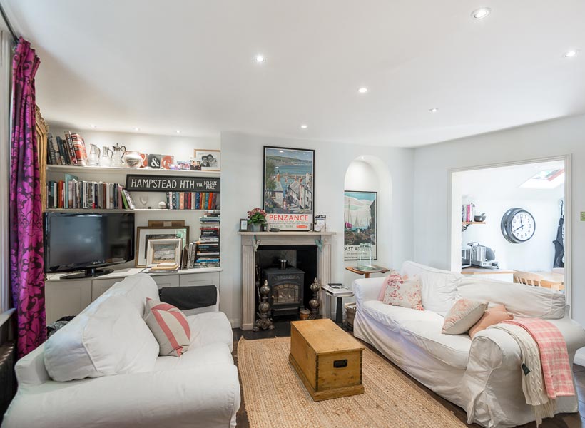 2 bed flat to rent in Elm Row, NW3 £695pw