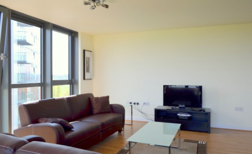 2 bed apartment in Matchmakers Wharf - £400 per week.
