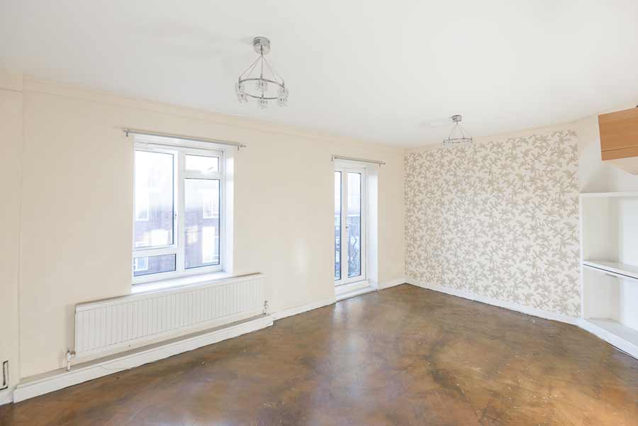 13 Chelsea Manor Court - Reception