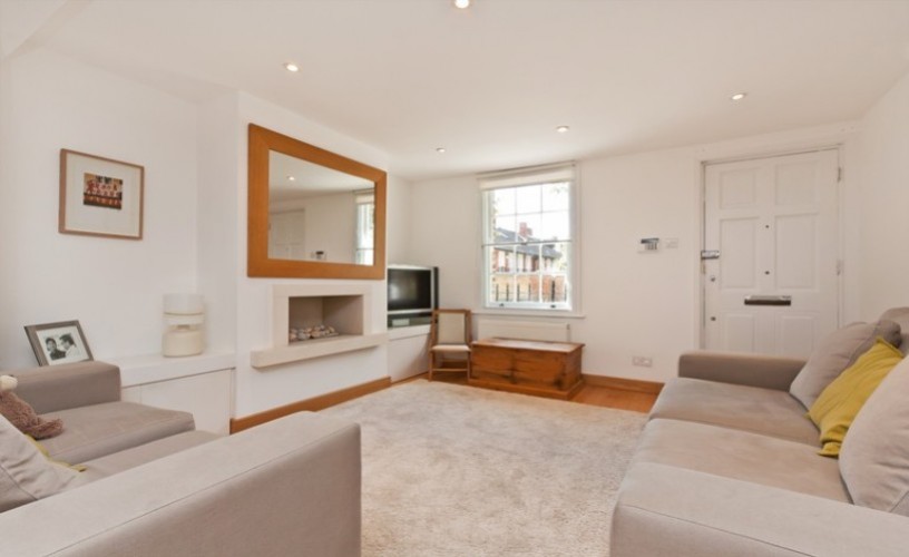 2 bed house to rent in Castle Yard, Highgate, N6