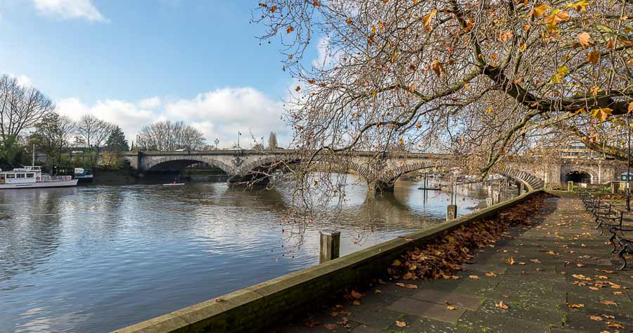 Kew Bridge and rivers thames-6