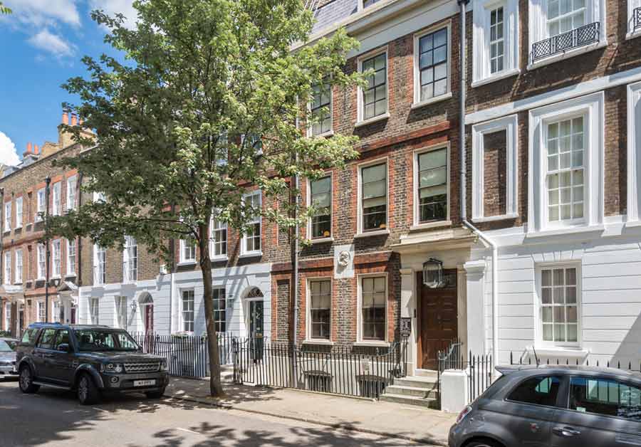 Carlyle House in Cheyne Row, SW3 5HL-1