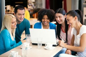 Students-in-coffee-shop