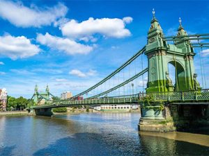 Hammersmith-Bridge